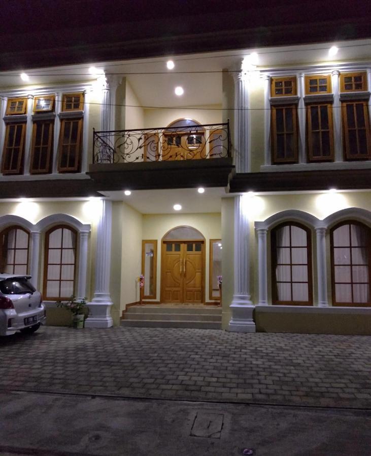 Bluefire Homestay Syariah 外南梦 外观 照片